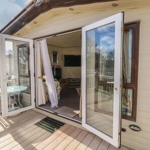 Cabin | Terrace/patio - Caravansleeps6-freeparking-quietretreat-nature (Paignton)
