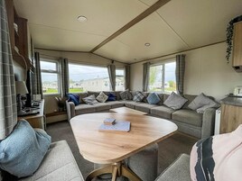 小屋 | 起居区 | 电视