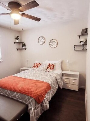 4 bedrooms, iron/ironing board, free WiFi, bed sheets