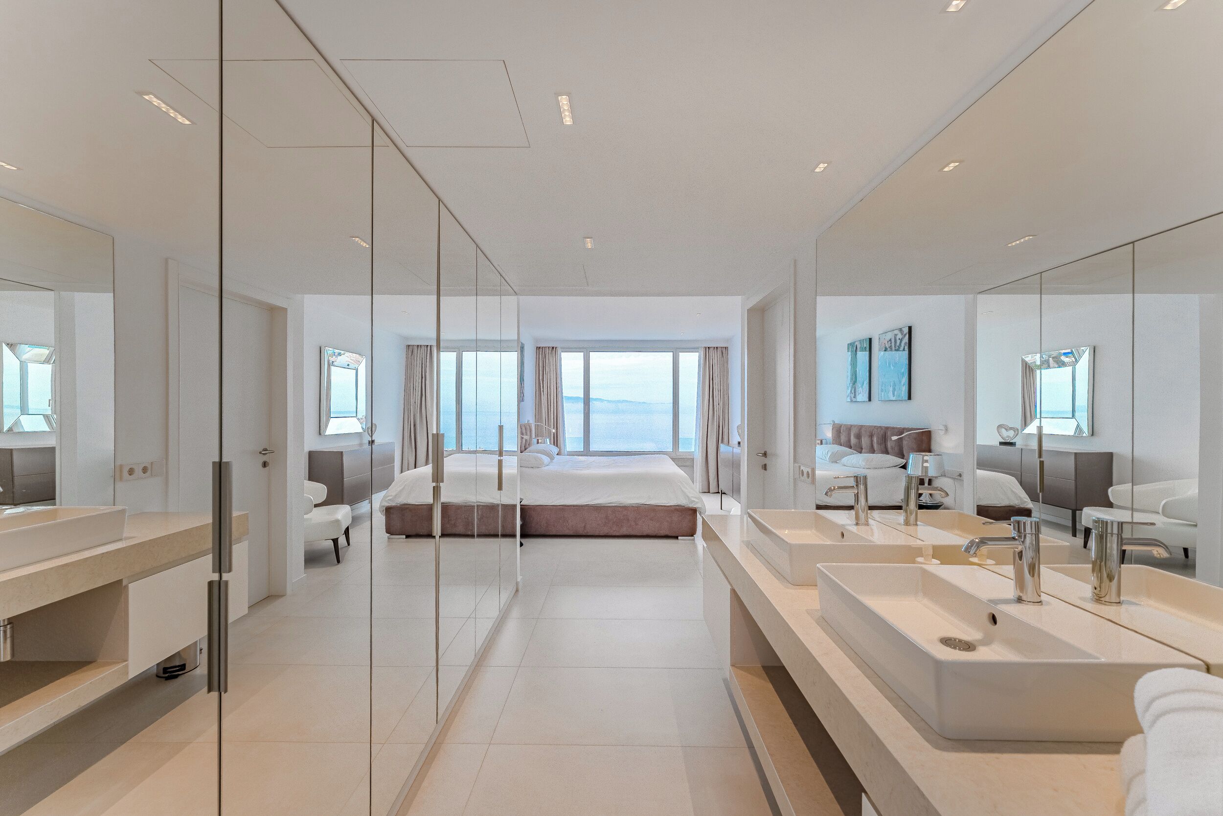 2 makuuhuonetta, silitysrauta/-lauta, Wi-Fi, vuodevaatteet