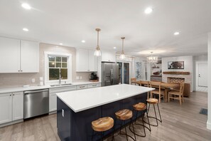 Private kitchen - Escape to your Nantucket dream home with Pool, hot tub and gym (Nantucket)