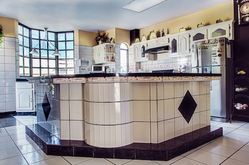 Just Renew beautiful rooms,  rent rooms individuanly, sherred bathroom