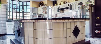 Just Renew beautiful rooms, rent rooms individuanly, sherred bathroom