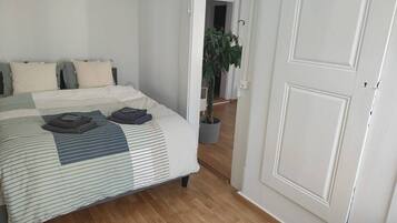 1 Schlafzimmer, Bügeleisen/Bügelbrett, Reisekinderbett, kostenloses WLAN