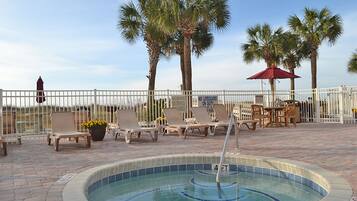 Piscine extérieure, piscine chauffée