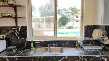 Fridge, microwave, stovetop, electric kettle