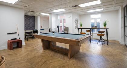 Class & Space Uptown