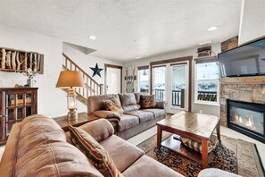 スマートテレビ、暖炉