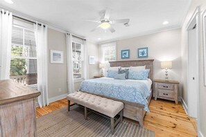 4 soverom, strykejern/-brett, wi-fi (inkludert) og sengetøy