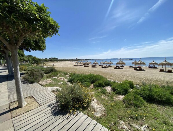 Beach nearby, sun-loungers - Apartment Exklusiv Cambrils (Cambrils)