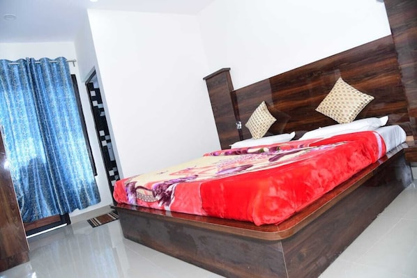 Quarto luxo | 1 quarto, Wi-Fi de cortesia
