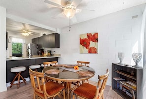 Condo, 1 King Bed with Sofa bed (Malia Kai#5) | Private kitchen