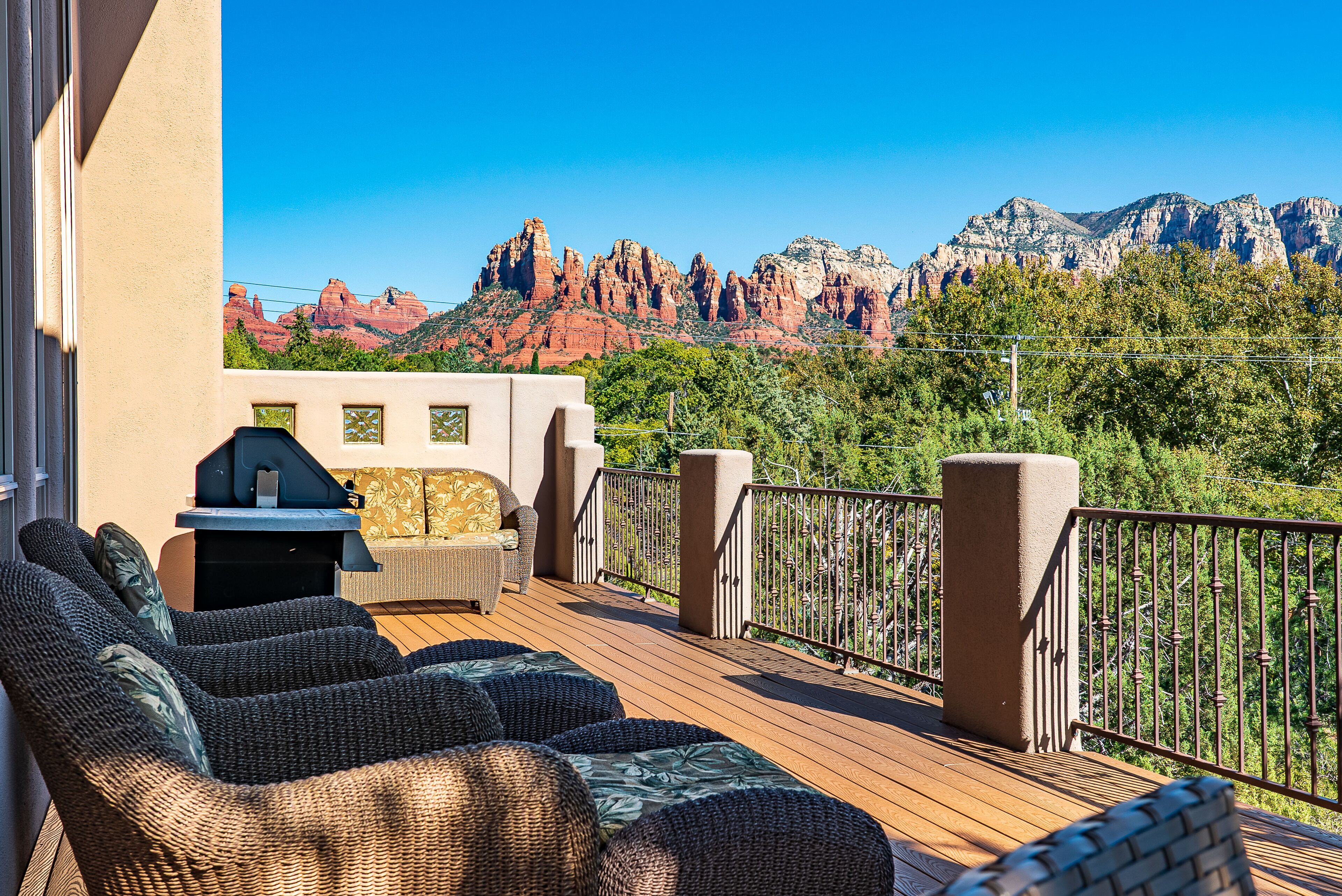 Luxury Oak Creek access Home w/ Incredible Views