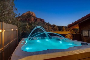 Outdoor spa tub - Mammoth Rock Lodge-New Family Home REMODELED, 2 Hot Tubs & Game Room (Sedona)