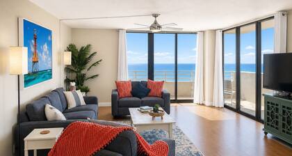 BEACHFRONT 3 Bedroom large condo with SEPTEMBER DISCOUNTS!