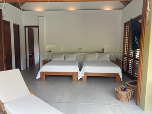 4 habitaciones, caja de seguridad en la habitación y escritorio 