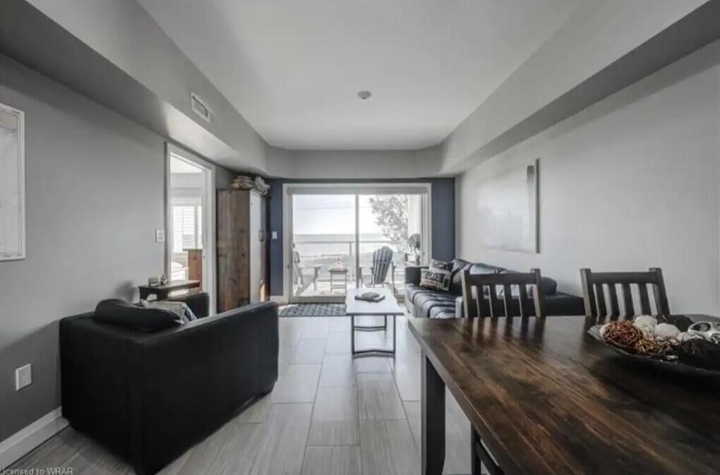 Smart TV, DVD player, books