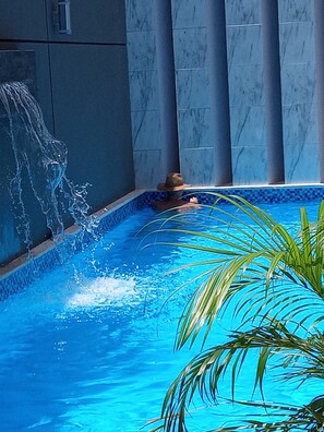 Pool - Beautiful Modern Poolside Apartment (Cancún)