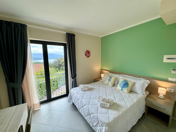 全景双人房 | 办公桌、笔记本电脑工作区、免费 WiFi