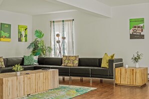 Lobby - Mountain Mindset by AvantStay | Pool, Hot Tub, Game Room, Firepit (Long Pond)