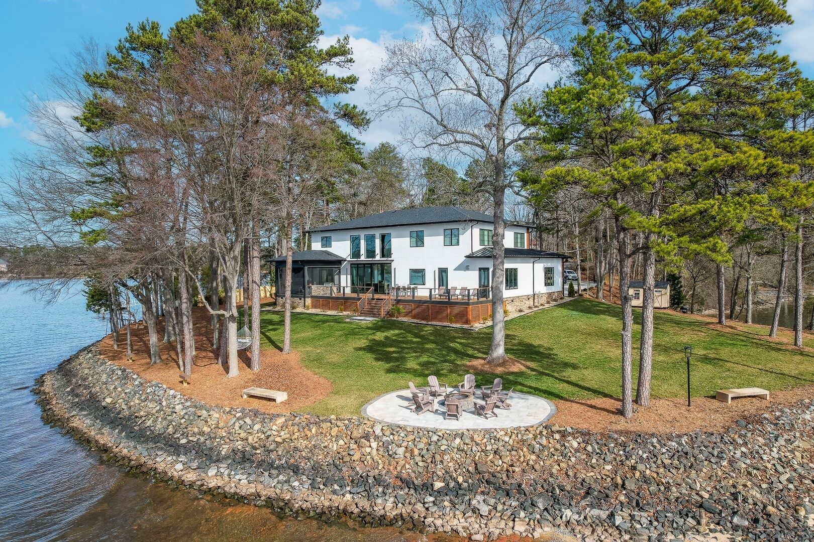 Paradise Peninsula by AvantStay | Waterfront | Private Beach, Hot Tub, View
