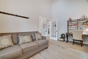 スマートテレビ、暖炉、テレビゲーム、テーブルサッカー台