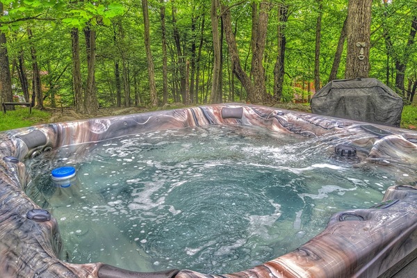 Bañera de hidromasaje al aire libre