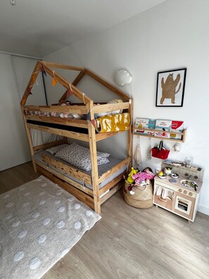 3 bedrooms, WiFi, bed sheets