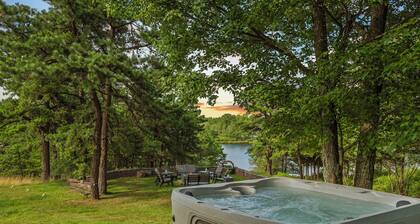 For Lake Sake by AvantStay | Lakefront + Hot Tub + View