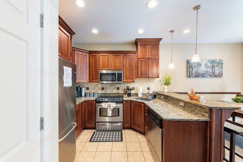 Highland Hideaway by AvantStay | Poconos Retreat w Game Room + 3 min to Skiing!