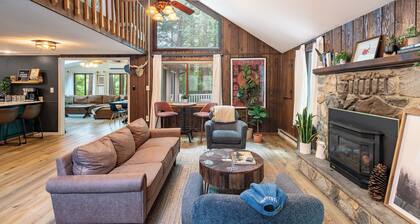 Lakeshore Oasis by AvantStay | Private Beach, Views, Hot Tub, Volleyball