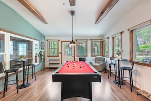 Games room - Arrowhead Lake Retreat by AvantStay | Shared Pool, Game Room, Firepit (Pocono Lake)
