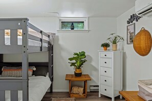 3 Schlafzimmer, Schreibtisch, Bügeleisen/Bügelbrett, kostenloses WLAN