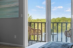 3 bedrooms, desk, iron/ironing board, free WiFi - Simply Shores by AvantStay | Private Beach + Dock | Lake Overlook (Long Pond)