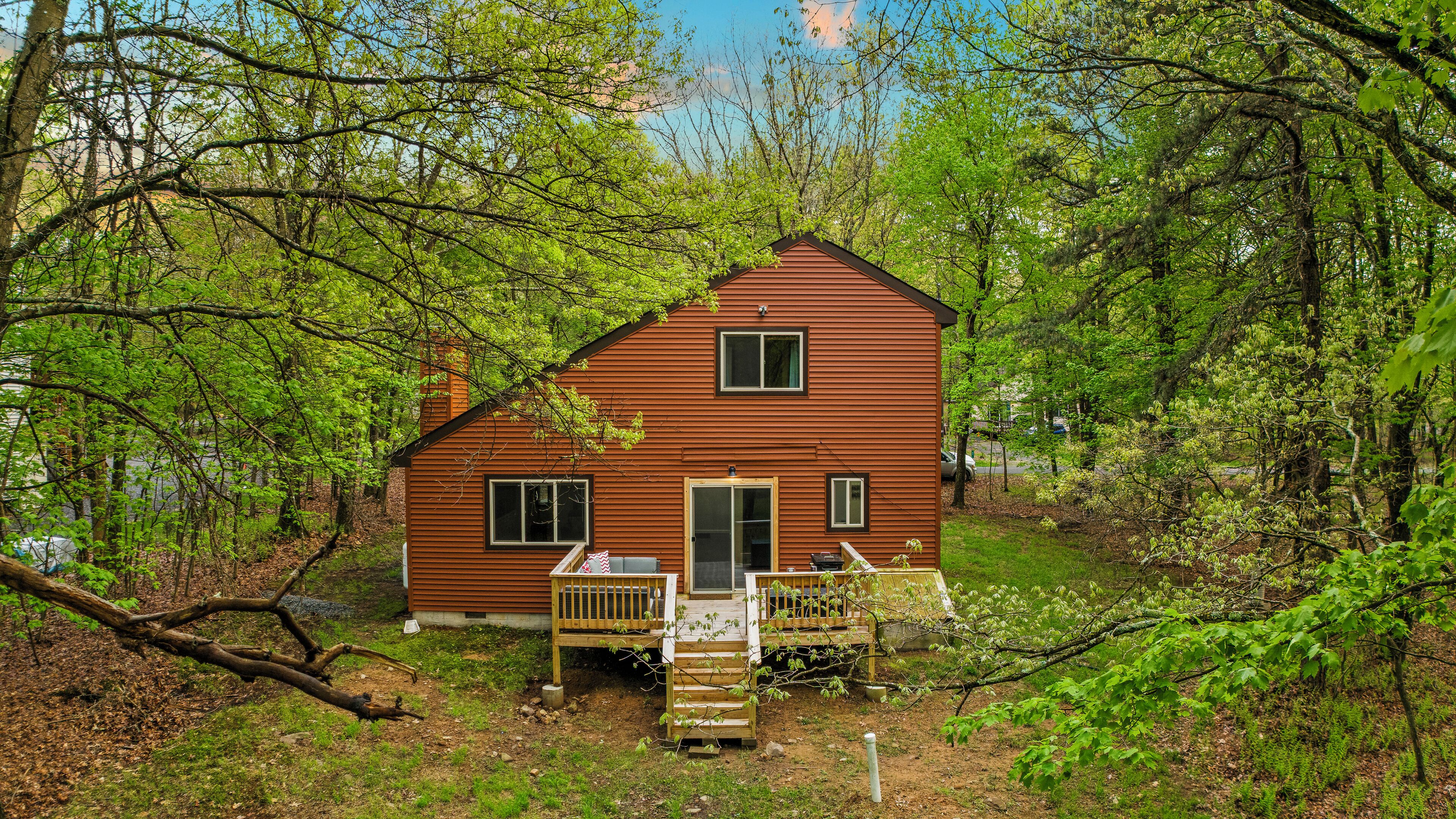 The Tranquil Trails by AvantStay | Lake Access, Deck, Fireplace