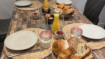 Free daily continental breakfast