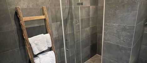 Articles de toilette (gratuits), séchoir à cheveux