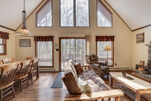 Smart-tv, eldstad och tv-spel