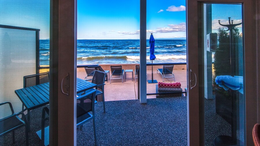 Qualicum Beach Ocean Suites