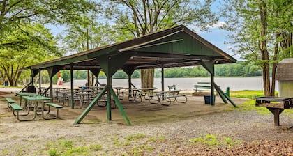 Hygge Home by AvantStay | Deck for Outdoor Living, Fire Pit, Game Table