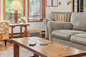 Smart TV, fireplace, video games, table football - 7mins to Skiing, Fire Pit, Game Table | Lake Access | Hygge Home by AvantStay (Blakeslee)