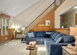 TV connectée, cheminée, jeux vidéo, baby-foot