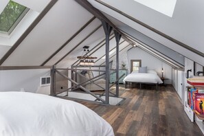 3 bedrooms, iron/ironing board, free WiFi, bed sheets - The Biddle House by AvantStay | Breathtaking Views, Walk to Lake (Lake Harmony)