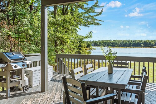 Strawberry Shores by AvantStay | Lakefront Private Beach