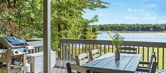 Strawberry Shores by AvantStay | Lakefront Private Beach