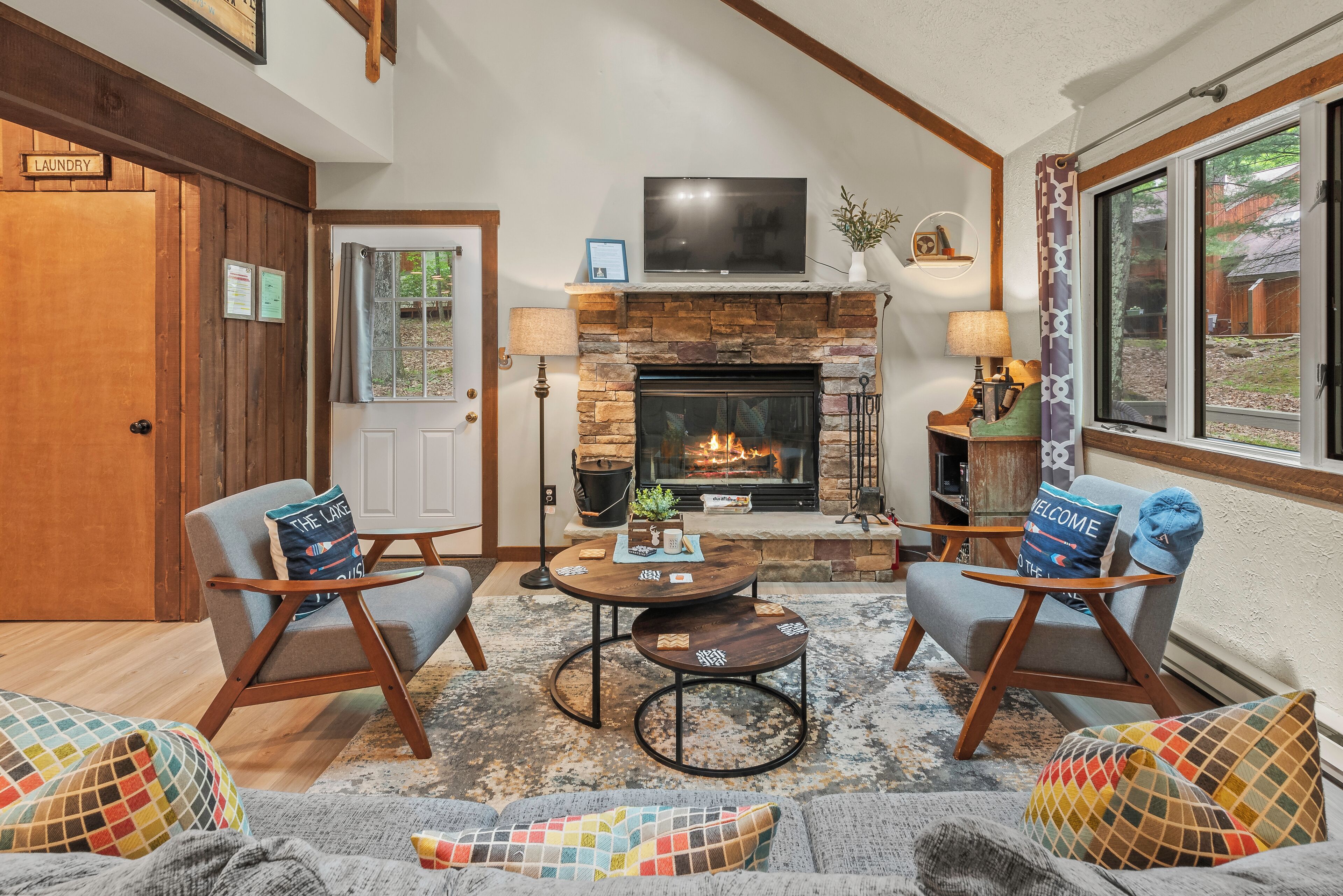 Smart TV, fireplace, stereo, offices