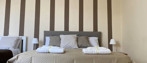 1 bedroom, in-room safe, desk, iron/ironing board