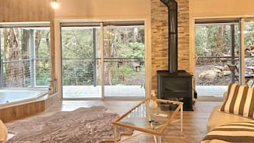 9 bedrooms, iron/ironing board, WiFi, bed sheets