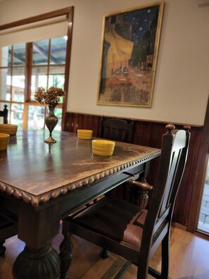 Dining - Jacuzzi lodge: Private rainforest with river (Mount Dandenong)