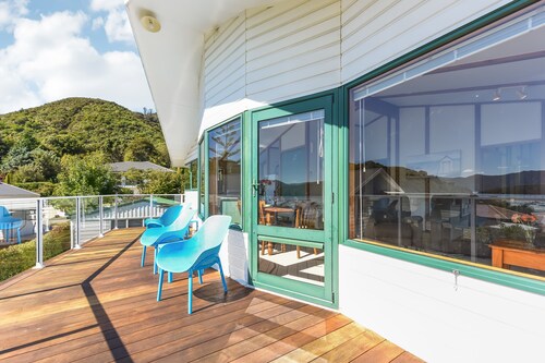 Finlay Waterfront - Waikawa Holiday Home